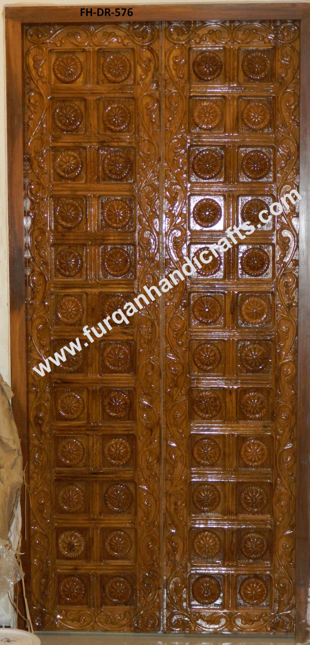 Royal Hand-Carved Floral Medallion Double Door – FH-DR-576